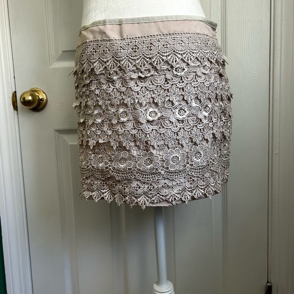 Beige Lace Mini Skirt Medium - Picture 7 of 7